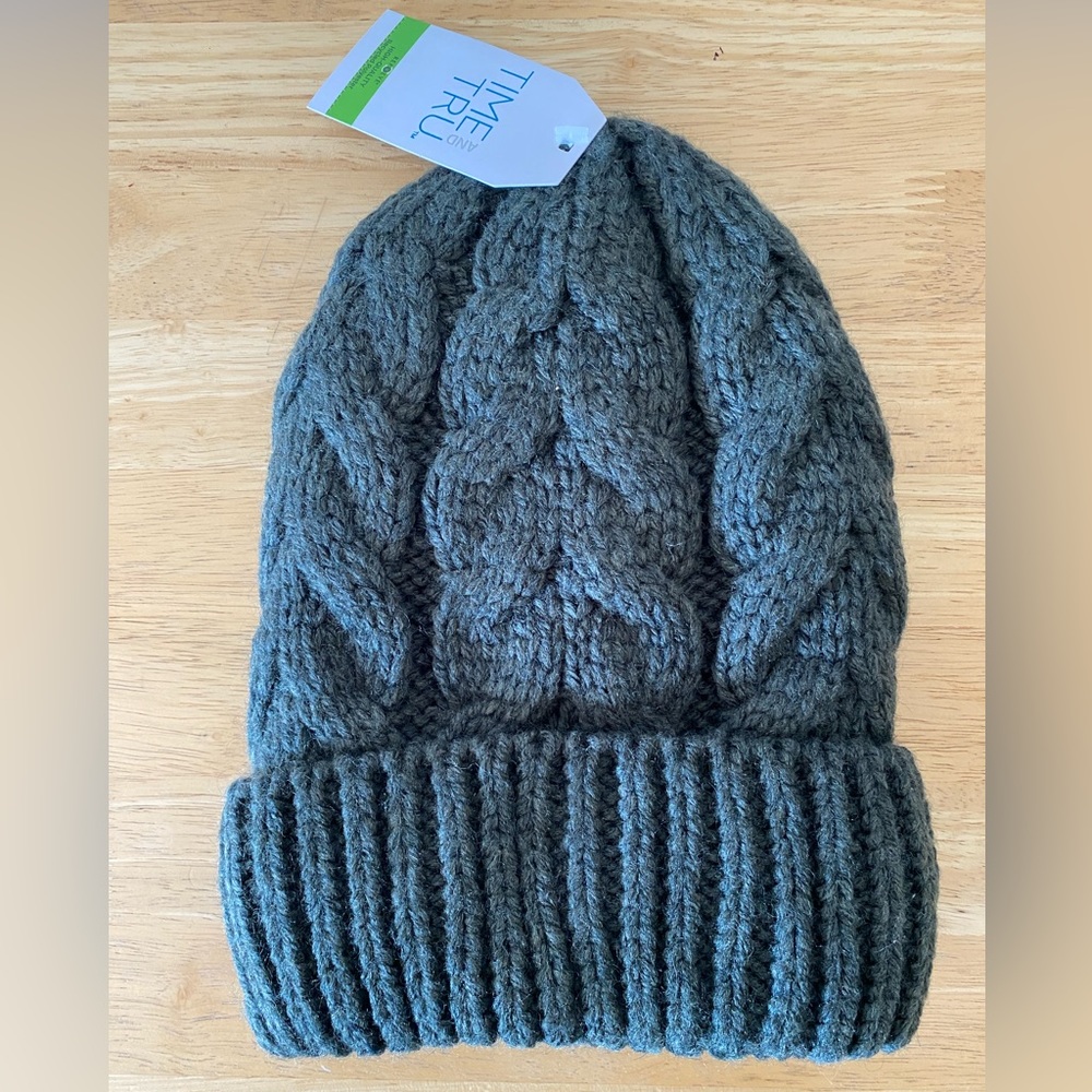 NWT Green Beanie